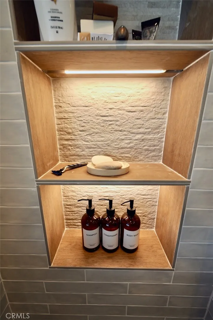 SHOWER NICHE LED