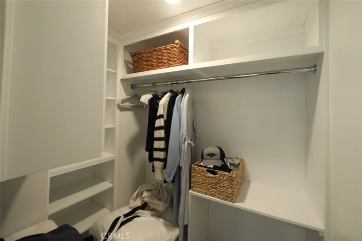 WALK IN CLOSET/BED 2