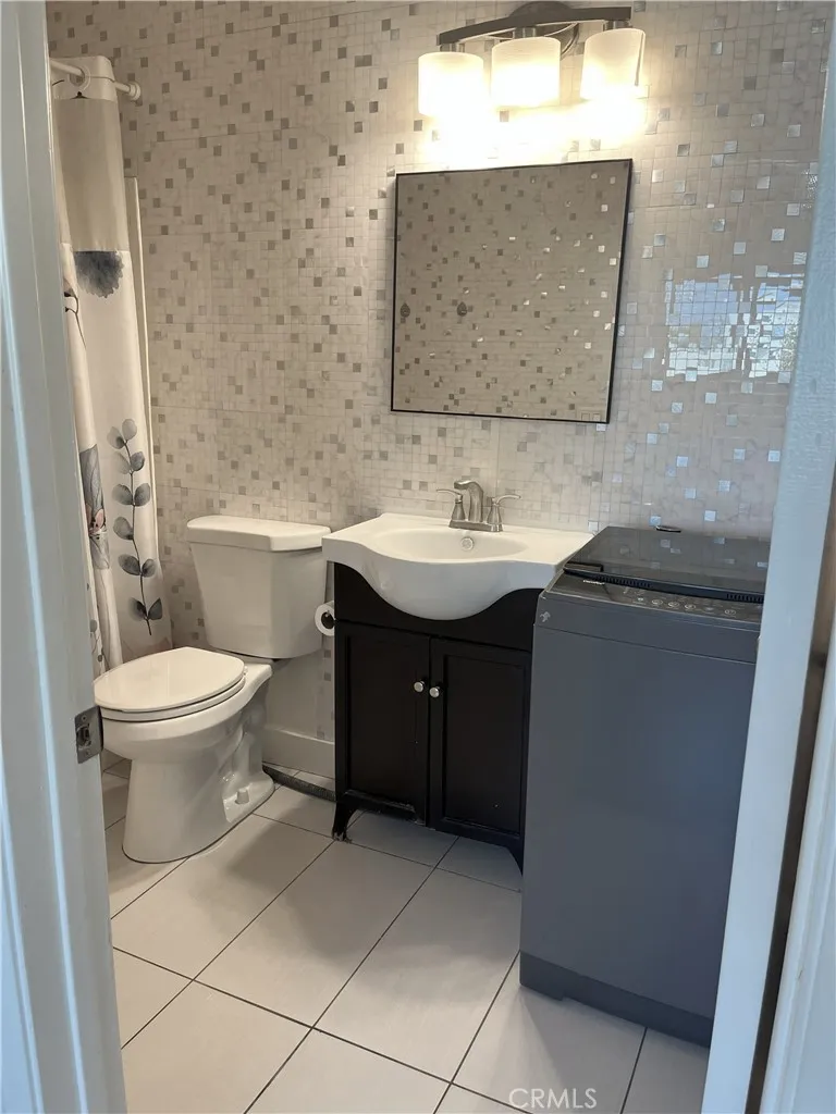 6255 Woodman 203, Valley Glen, California 91401 home-pic-12