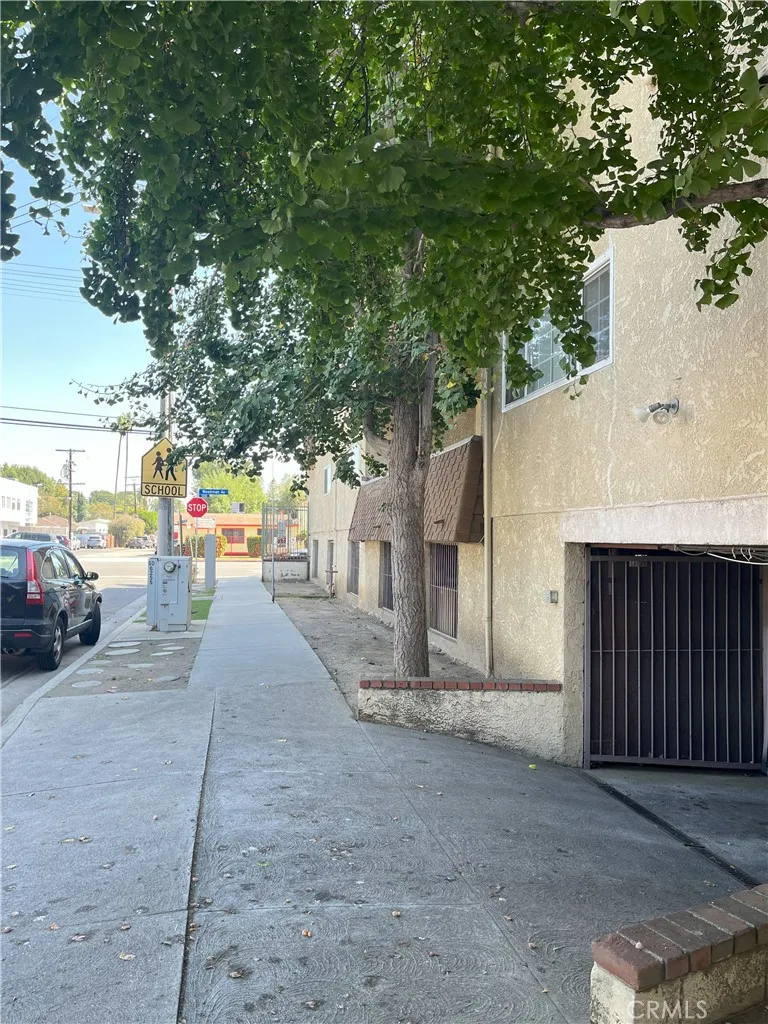 6255 Woodman 203, Valley Glen, California 91401 home-pic-0