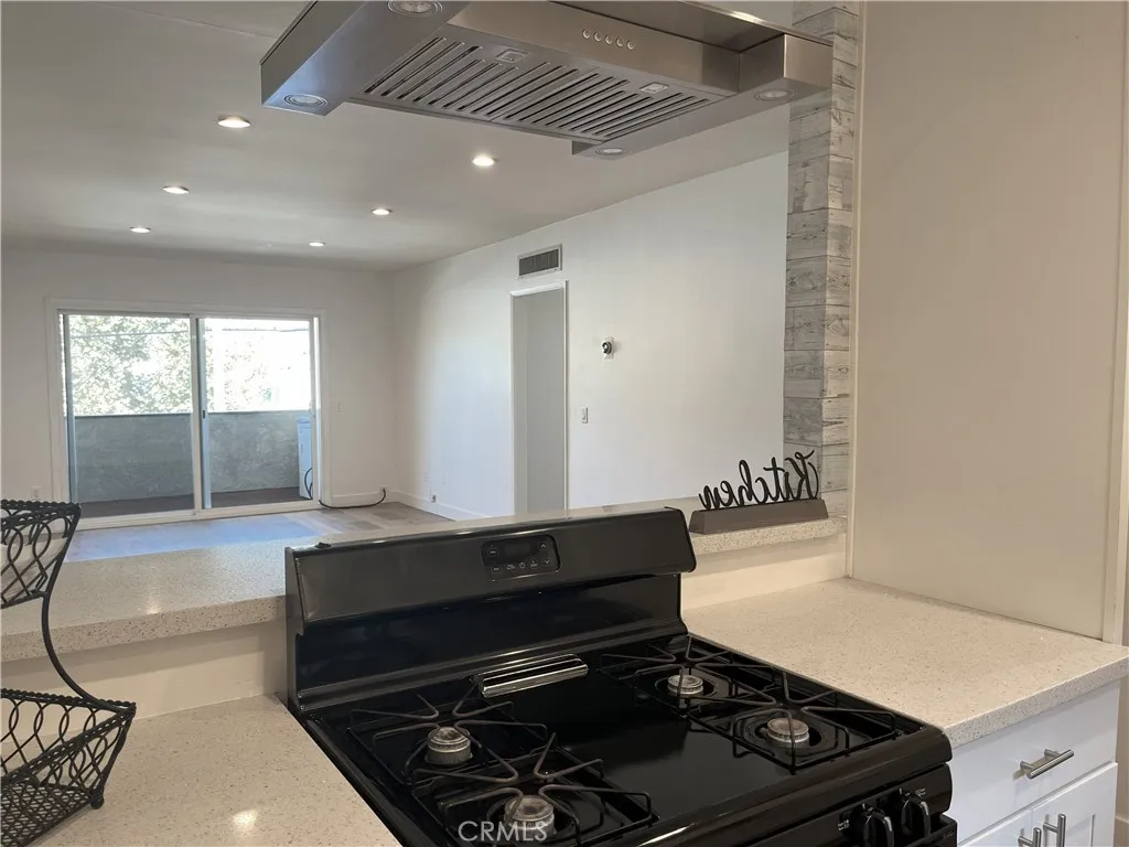 6255 Woodman 203, Valley Glen, California 91401 home-pic-8