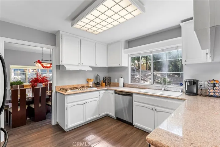 955 Teakwood Drive, Lake Arrowhead, California 92352