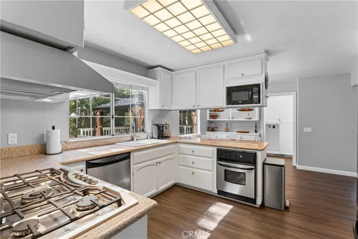 955 Teakwood Drive, Lake Arrowhead, California 92352