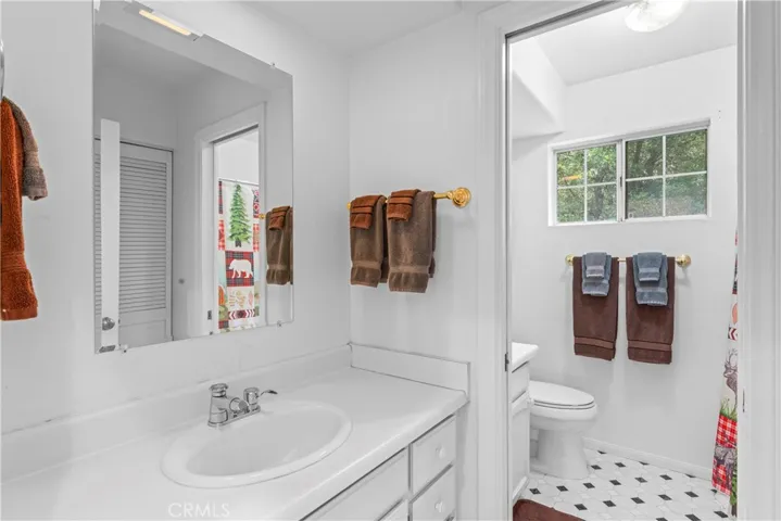 955 Teakwood Drive, Lake Arrowhead, California 92352