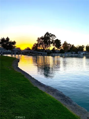 Very short walk to the South Lake