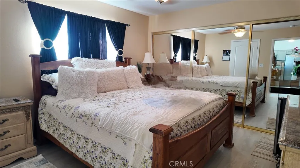 21961 Thunderbird, Apple Valley, California 92307 home-pic-11