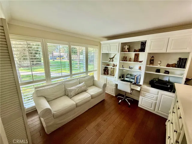 Bedroom on the main floor- also can be an office