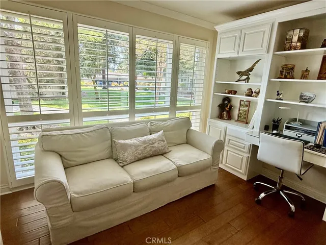 Bedroom on the main floor- also can be an office