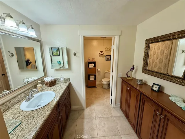 Upstairs full bathroom