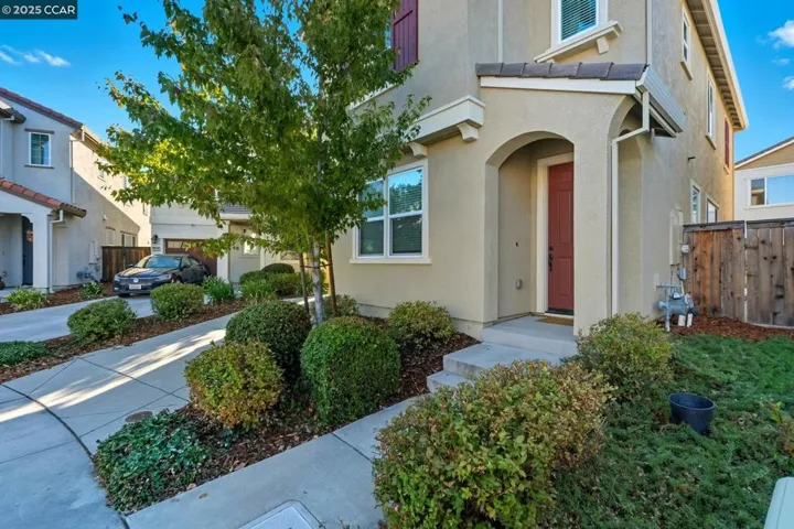 3812 Aircraft Way, Sacramento, California 95834