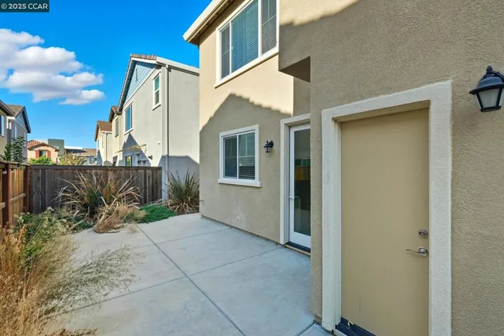3812 Aircraft Way, Sacramento, California 95834