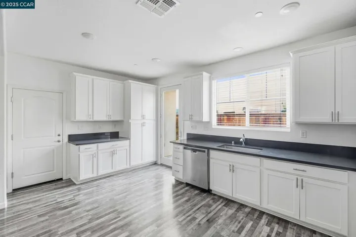 3812 Aircraft Way, Sacramento, California 95834
