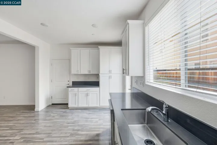 3812 Aircraft Way, Sacramento, California 95834