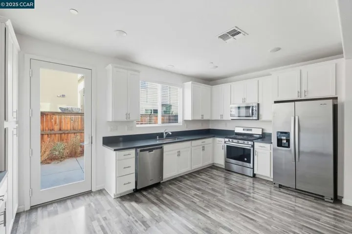 3812 Aircraft Way, Sacramento, California 95834