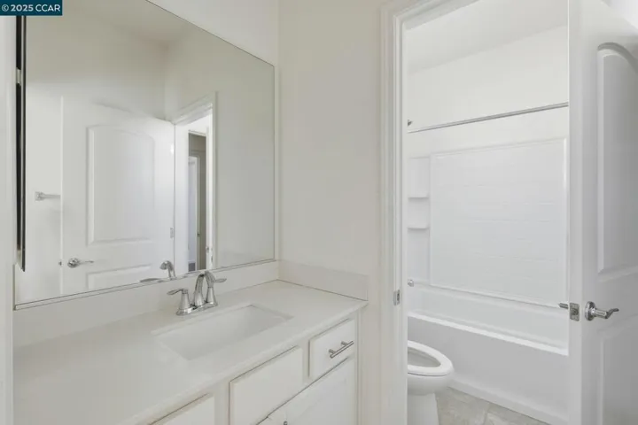 3812 Aircraft Way, Sacramento, California 95834