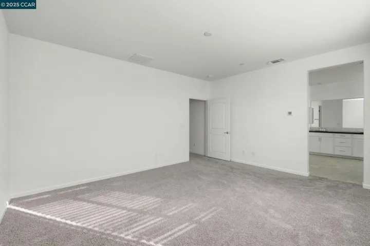 3812 Aircraft Way, Sacramento, California 95834