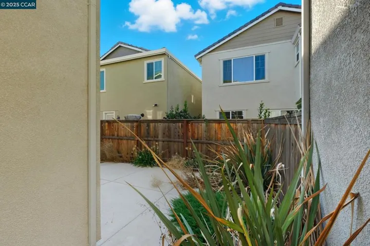3812 Aircraft Way, Sacramento, California 95834