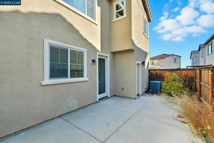 3812 Aircraft Way, Sacramento, California 95834