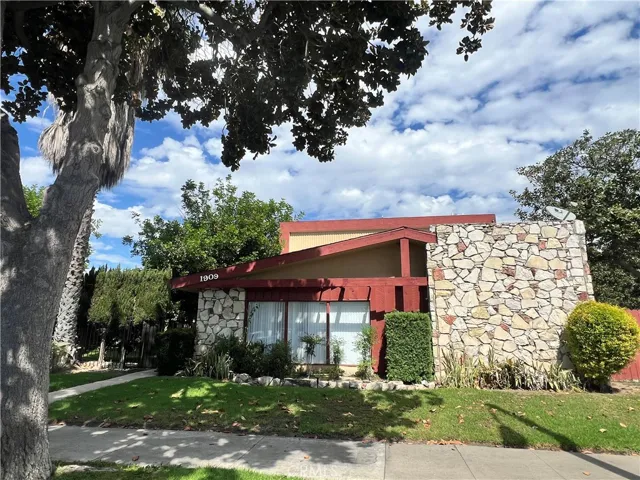 1909 E Wilshire, Fullerton, California 92831