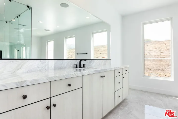 11770 N Hillsborough Lane, Porter Ranch, California 91326