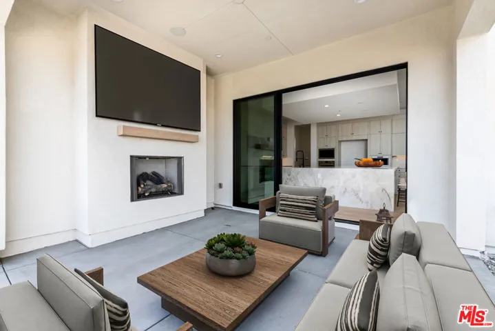 11770 N Hillsborough Lane, Porter Ranch, California 91326