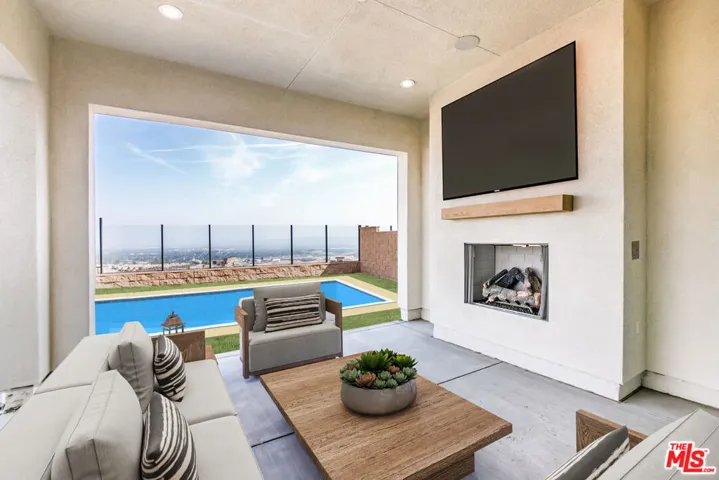 11770 N Hillsborough Lane, Porter Ranch, California 91326