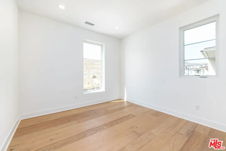 11770 N Hillsborough Lane, Porter Ranch, California 91326