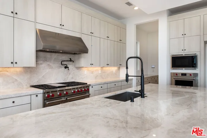 11770 N Hillsborough Lane, Porter Ranch, California 91326