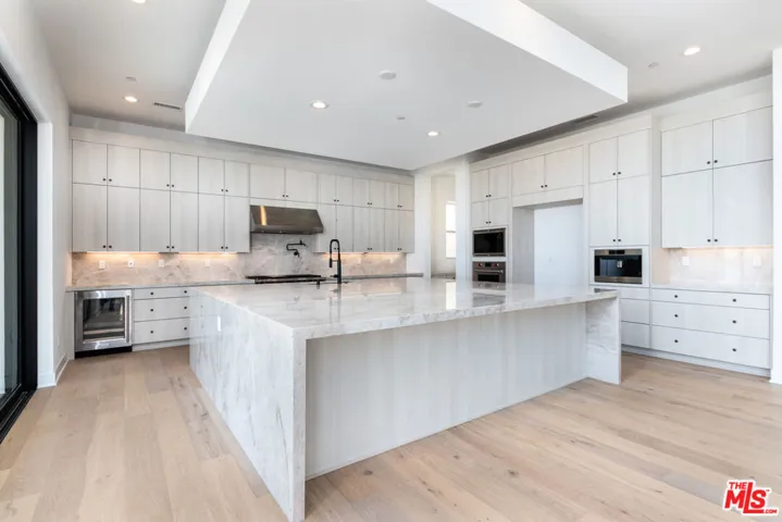 11770 N Hillsborough Lane, Porter Ranch, California 91326