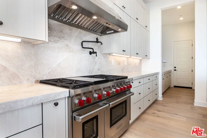 11770 N Hillsborough Lane, Porter Ranch, California 91326
