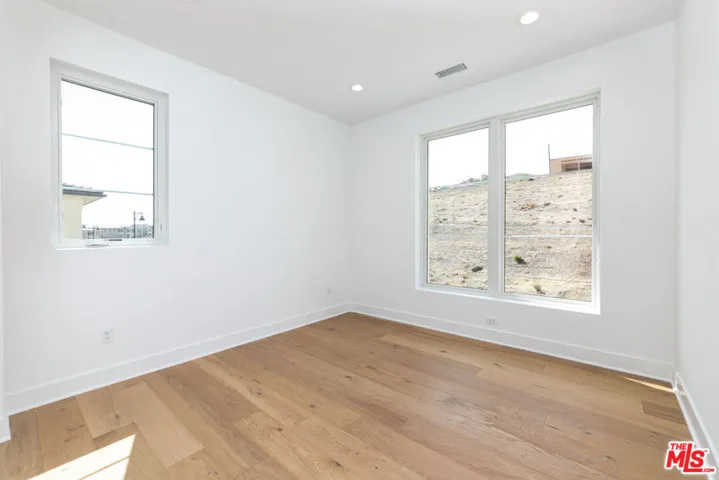 11770 N Hillsborough Lane, Porter Ranch, California 91326