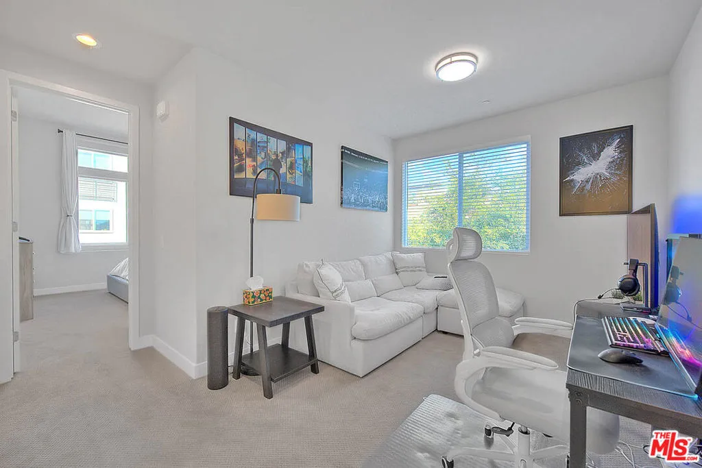 629 Daniel Freeman Circle, Inglewood, California 90301 home-pic-7