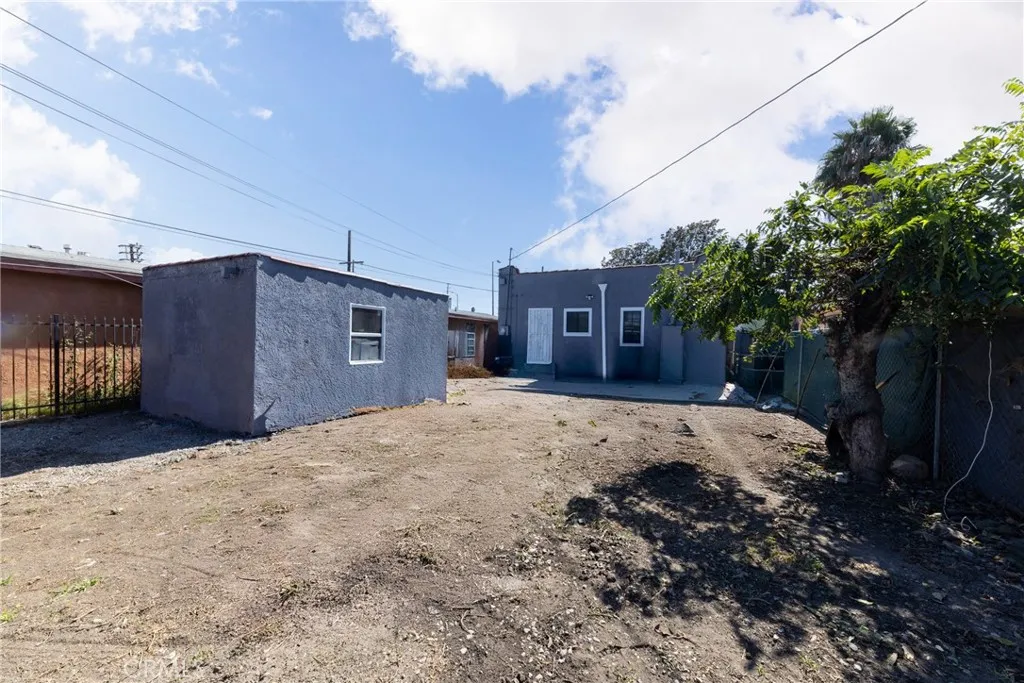 719 W Century, Los Angeles, California 90044 home-pic-33