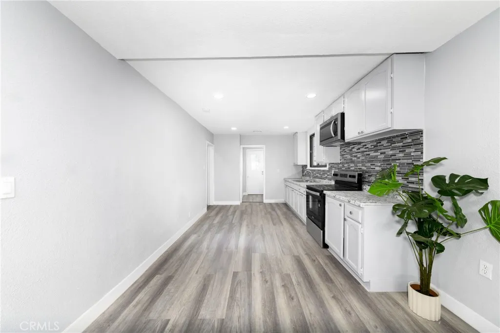 719 W Century, Los Angeles, California 90044 home-pic-6