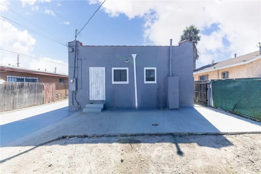719 W Century, Los Angeles, California 90044 home-pic-30