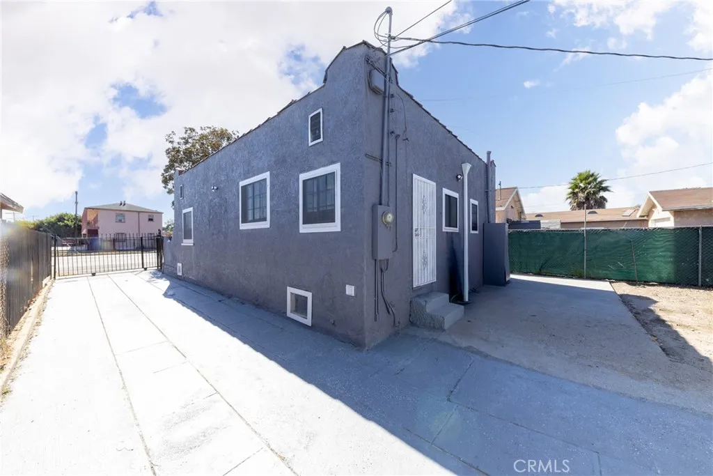 719 W Century, Los Angeles, California 90044 home-pic-28