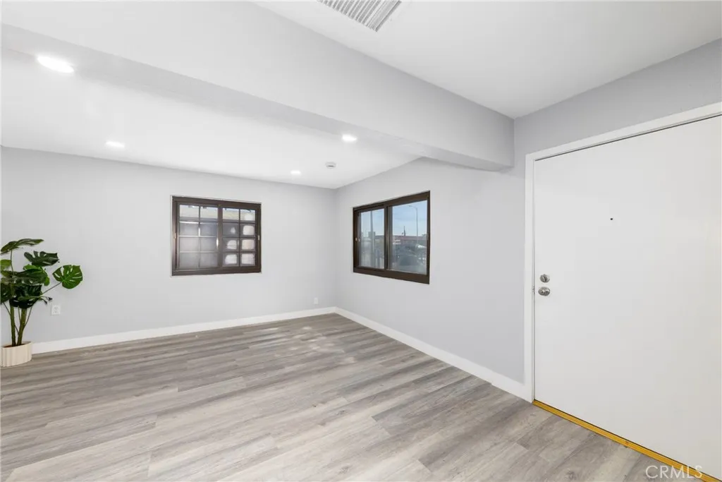 719 W Century, Los Angeles, California 90044 home-pic-13