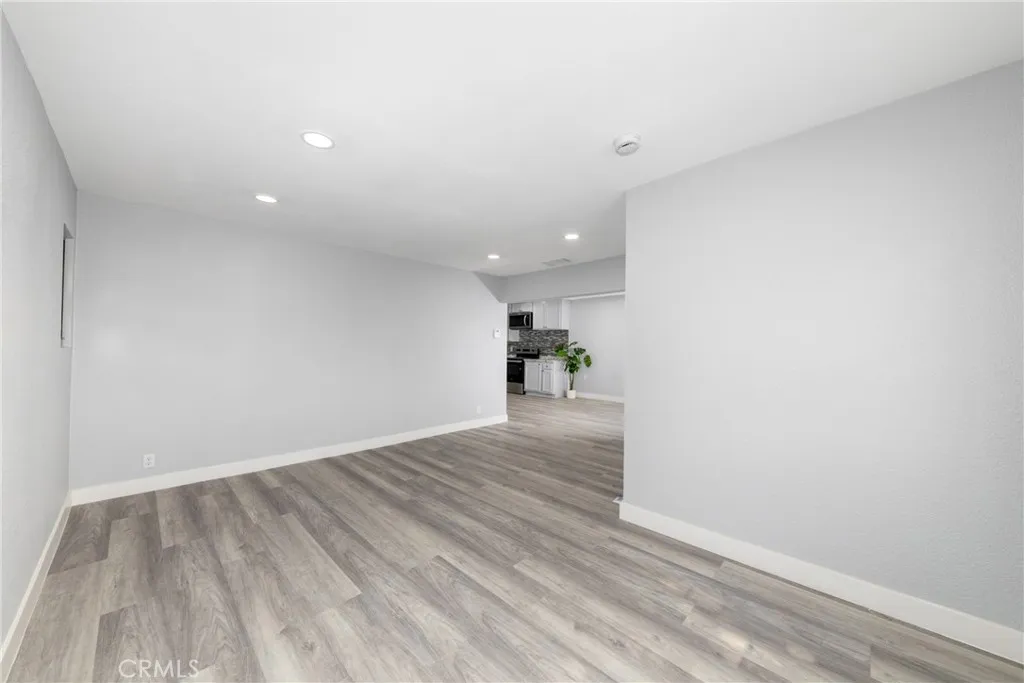 719 W Century, Los Angeles, California 90044 home-pic-12