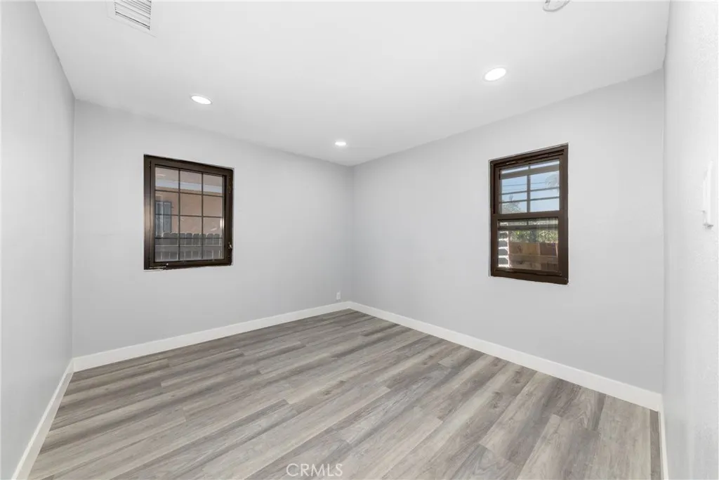 719 W Century, Los Angeles, California 90044 home-pic-18