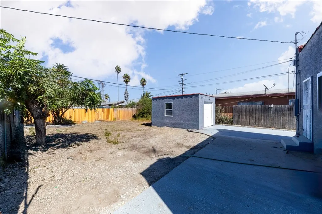 719 W Century, Los Angeles, California 90044 home-pic-26