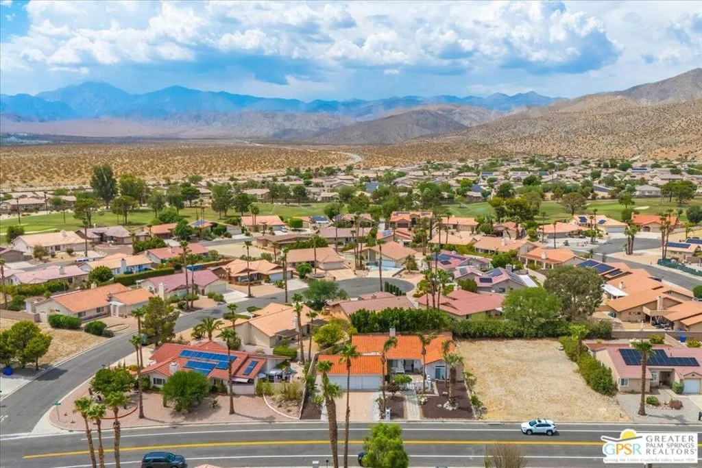 9241 Clubhouse Boulevard, Desert Hot Springs, California 92240 home-pic-28