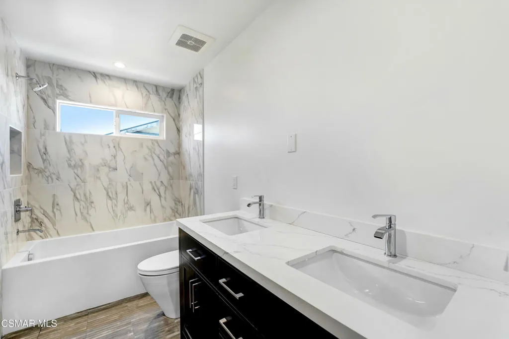 2718 Licia Place, Simi Valley, California 93065 home-pic-1