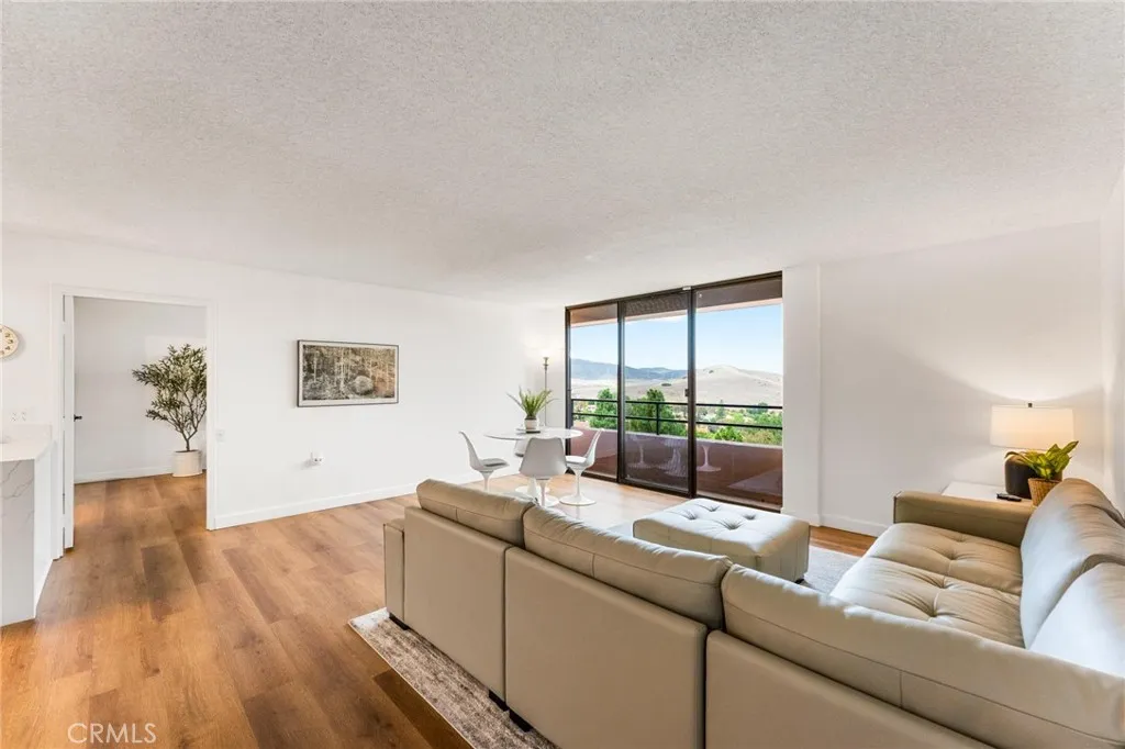 24055 Paseo Del Lago 707, Laguna Woods, California 92637 home-pic-1