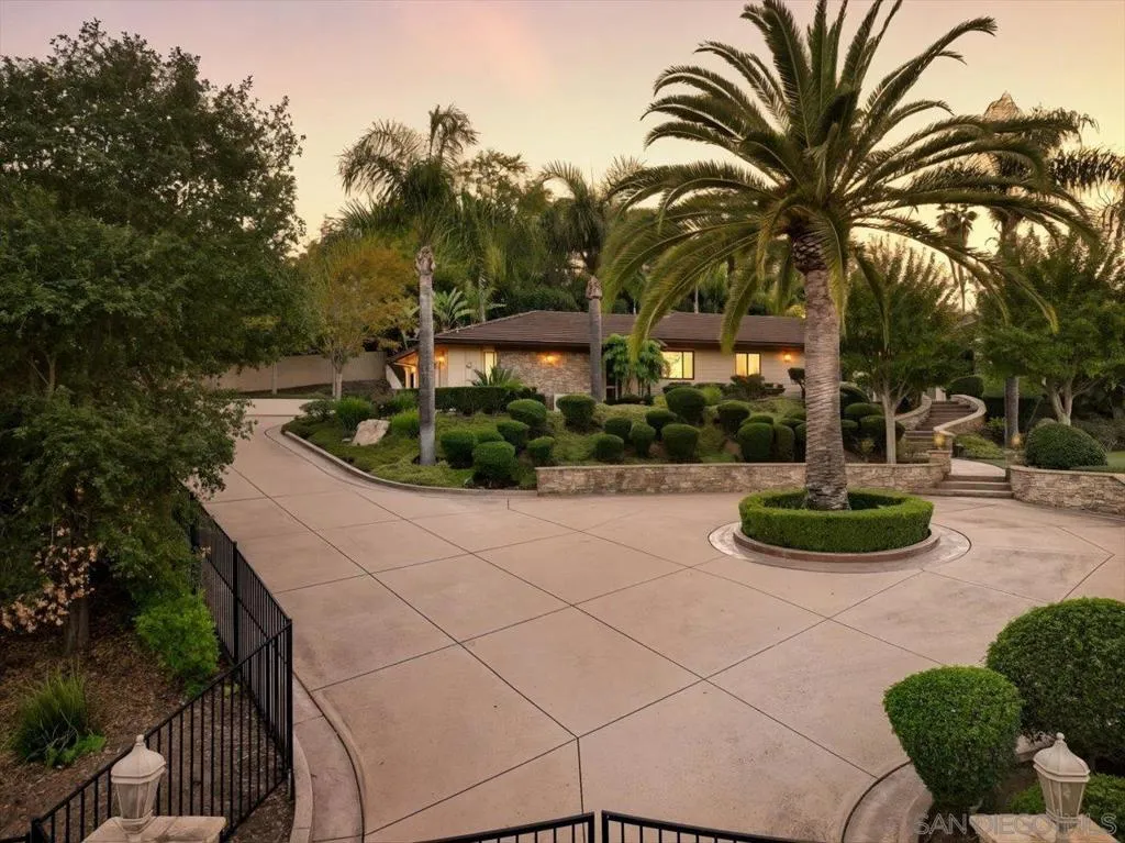 2927 Circle Drive, Escondido, California 92029 home-pic-3