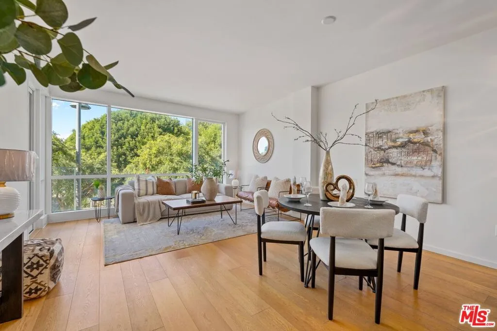 1705 Ocean Avenue 206, Santa Monica, California 90401 home-pic-0