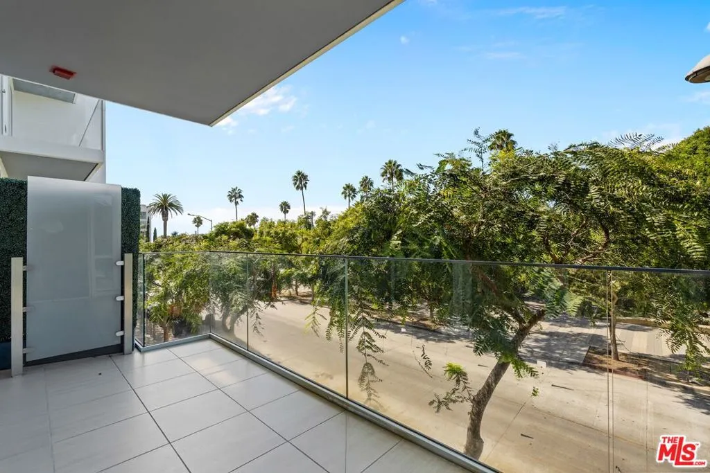 1705 Ocean Avenue 206, Santa Monica, California 90401 home-pic-11