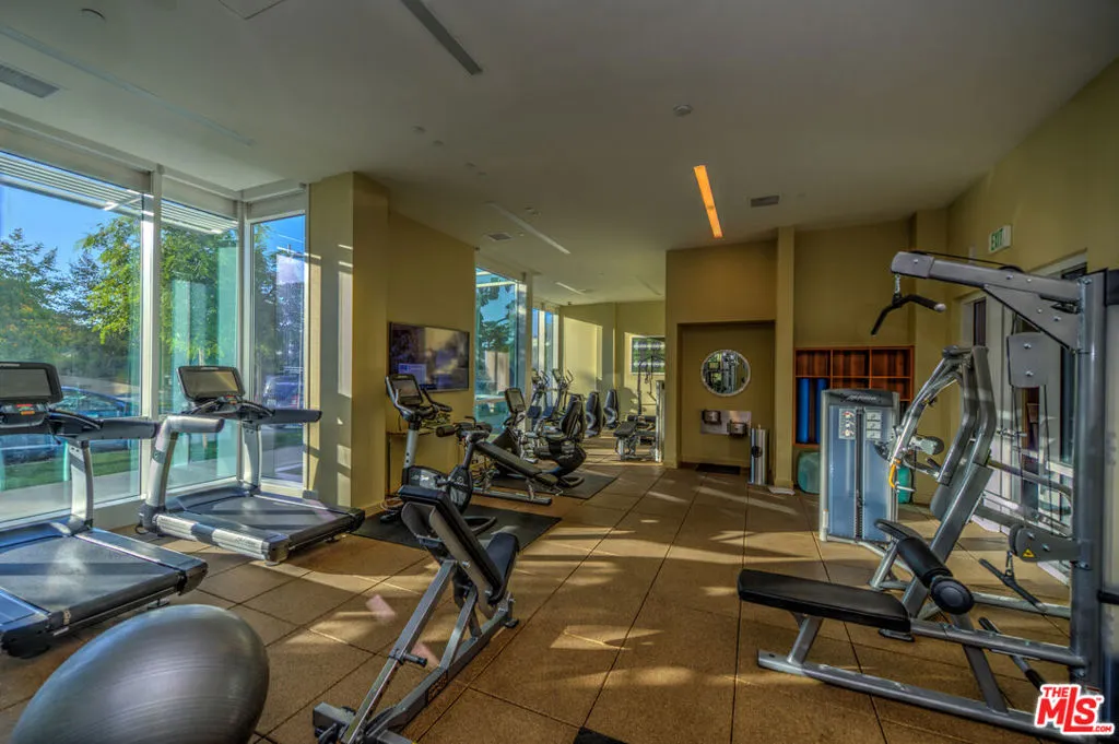 1705 Ocean Avenue 206, Santa Monica, California 90401 home-pic-22