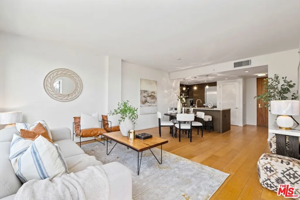 1705 Ocean Avenue 206, Santa Monica, California 90401 home-pic-5