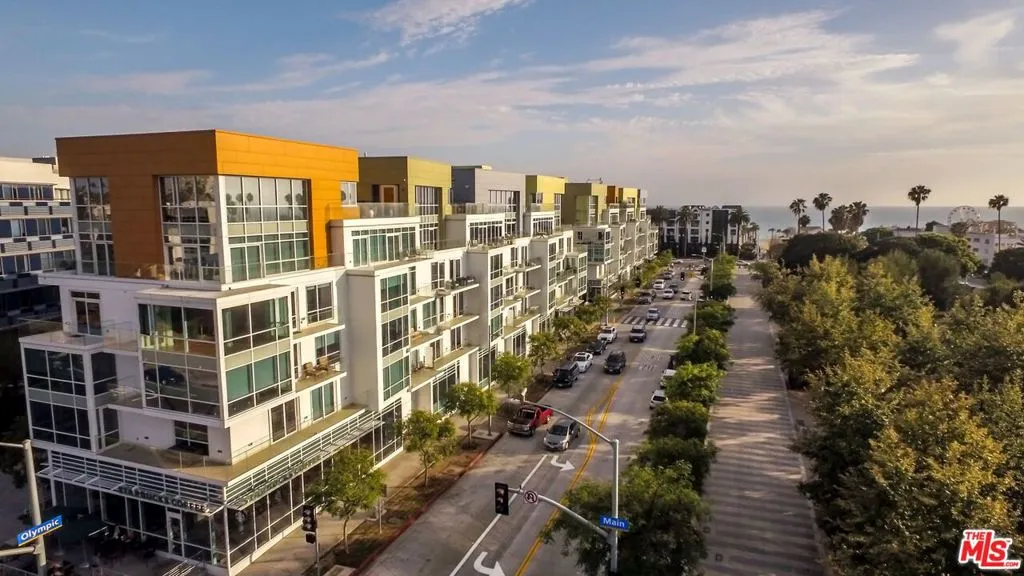 1705 Ocean Avenue 206, Santa Monica, California 90401 home-pic-25