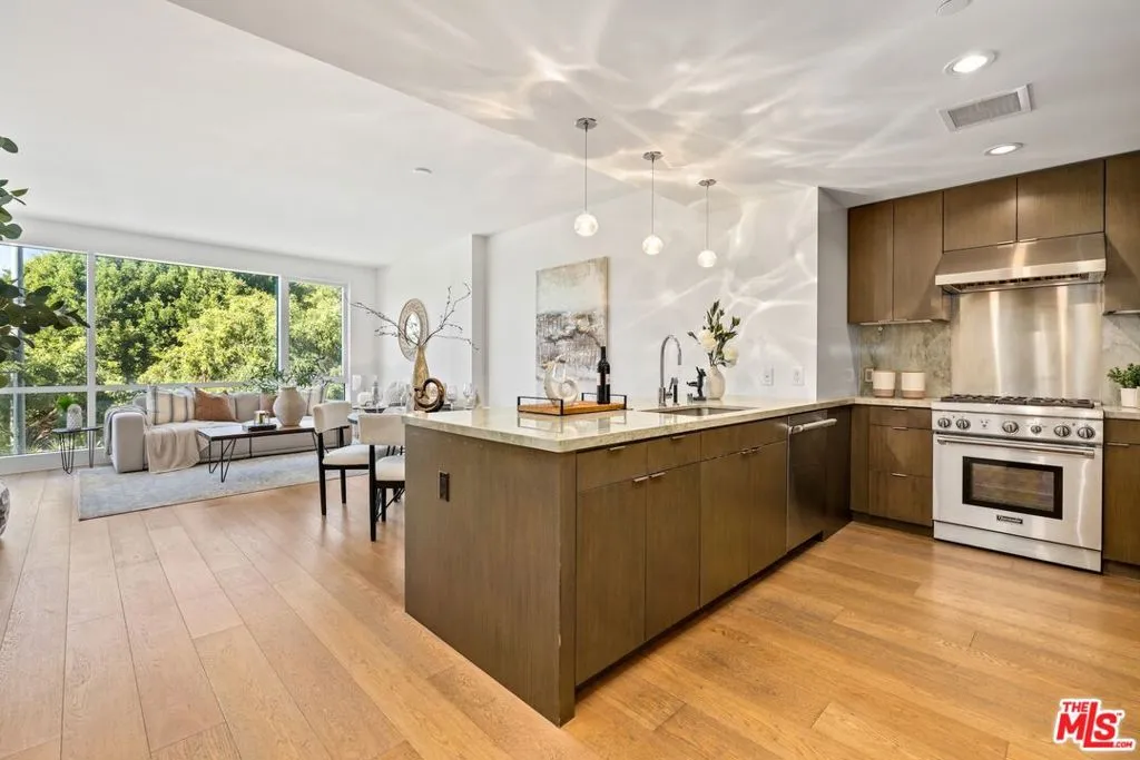 1705 Ocean Avenue 206, Santa Monica, California 90401 home-pic-7